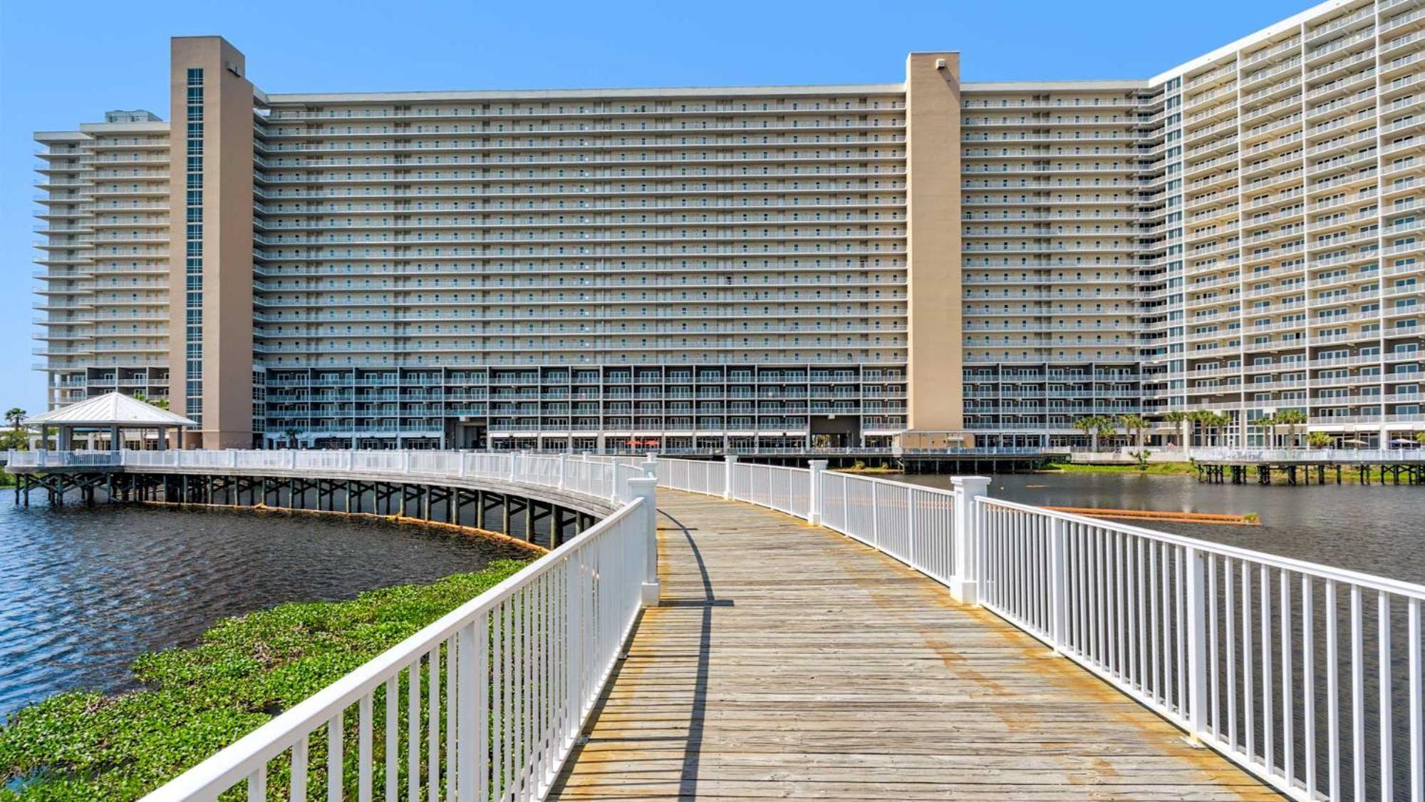 Laketown Wharf 335! 1 Bd, 2 Bathroom With Amazing Amenities Panama City Beach
