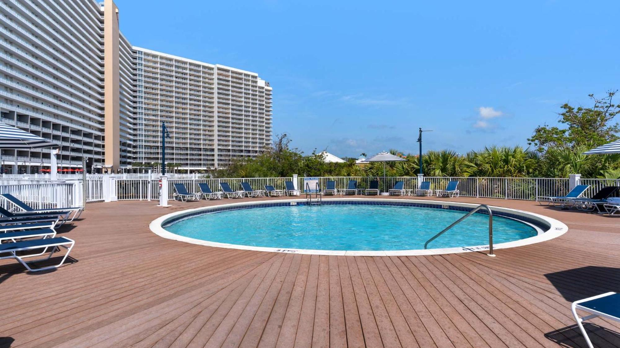 Laketown Wharf 335! 1 Bd, 2 Bathroom With Amazing Amenities *