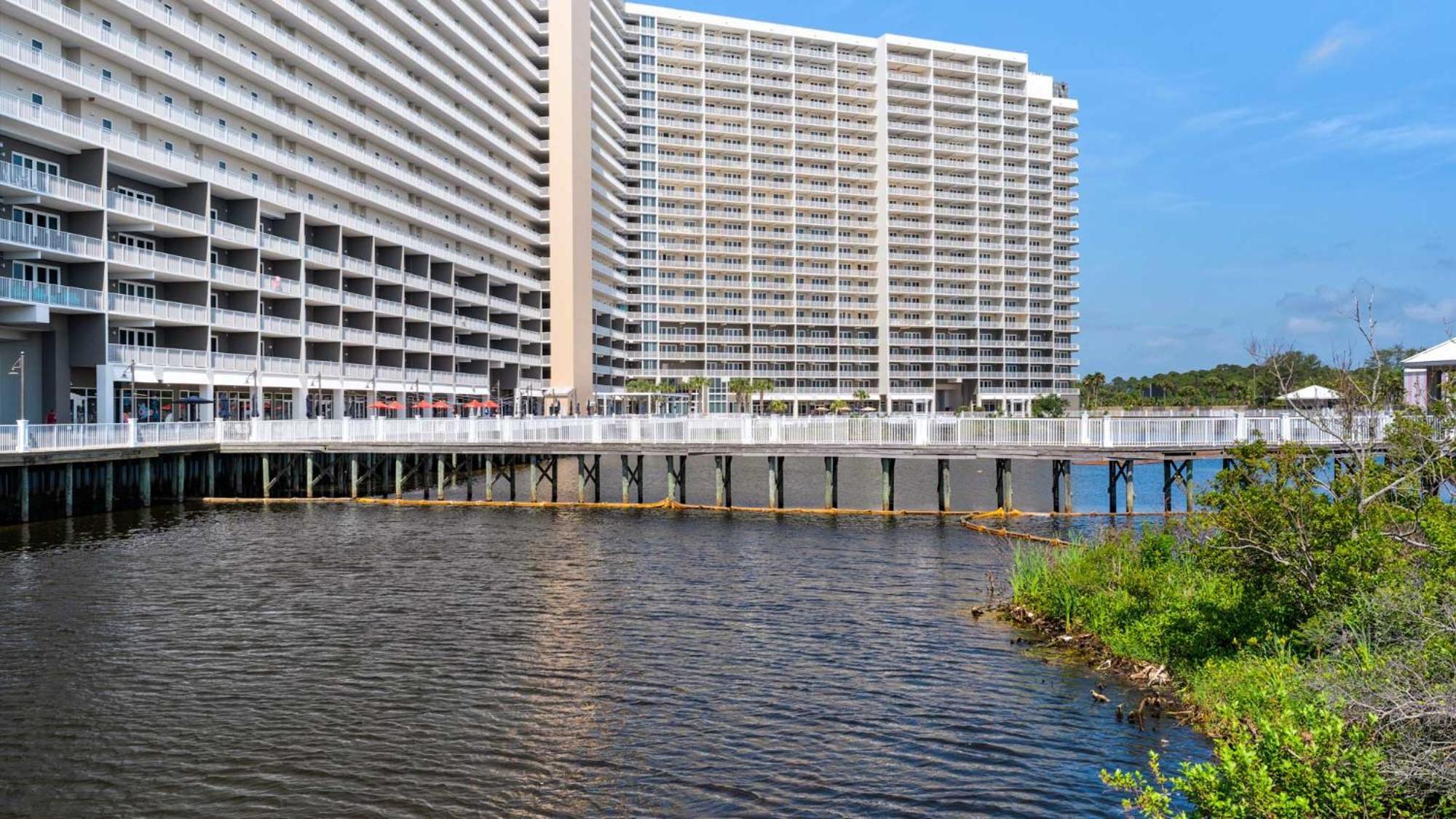 Laketown Wharf 335! 1 Bd, 2 Bathroom With Amazing Amenities *